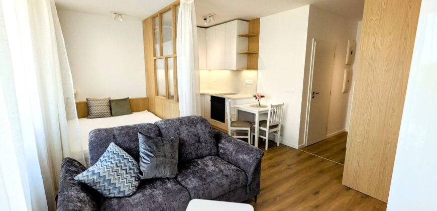 1-izbový byt s balkónom, klimatizáciou, pivnicou a parkovaním – Ovocné sady, Bratislava – Trnávka