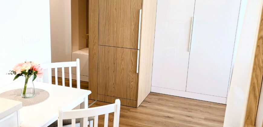 1-izbový byt s balkónom, klimatizáciou, pivnicou a parkovaním – Ovocné sady, Bratislava – Trnávka