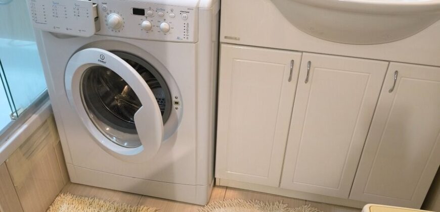 3 izb. Kempelenová v Karlovej vsi, nepriechodné izby, veľká loggia