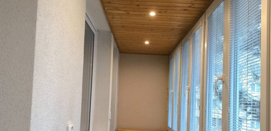 3 izb. Kempelenová v Karlovej vsi, nepriechodné izby, veľká loggia