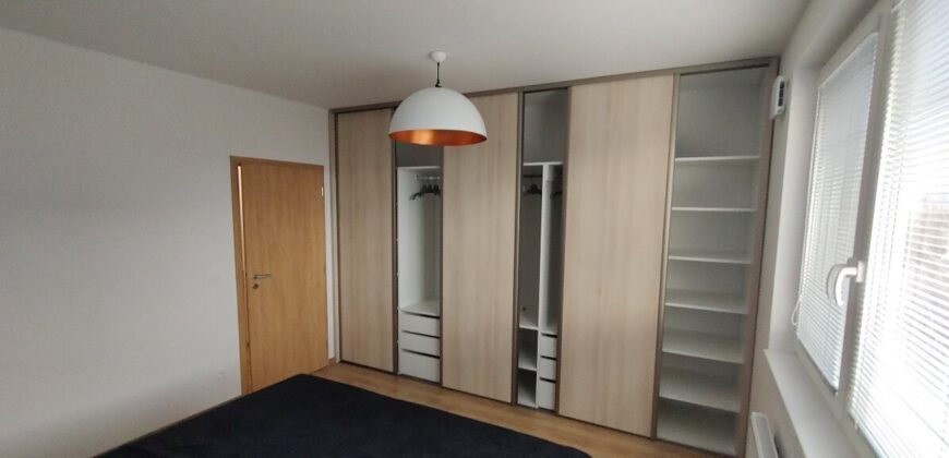 Novostavba 2 izb. Ovocné sady s možnosťou parkovania, pivnica, balkón