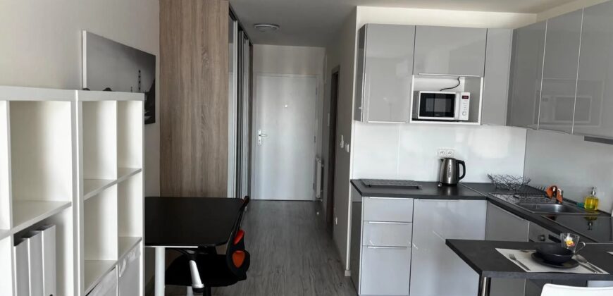 Garsonka Rustaveliho v novostavbe, klimatizácia, veľký balkón 6m2
